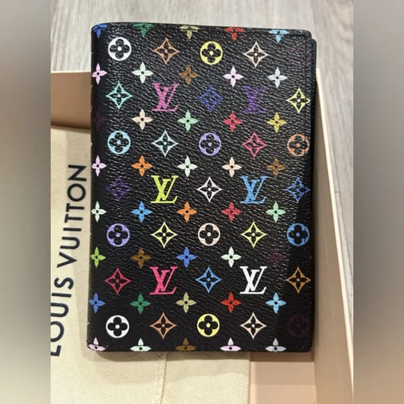 Louis Vuitton Passport Cover - Picture 3 of 8
